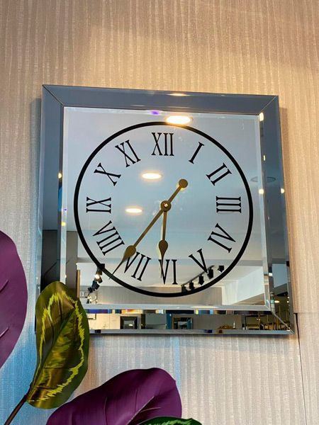 Dekoratif saat, dekoratif aynalı saat, dekoratif ayna saat, Aynalı Saat modelleri ve Fiyatları, Salon için şık Duvar saatleri, Ayna Duvar Saati, Piyano AYNALI Saat, Ayna Saat modelleri, Aynalı Saat Büyük, Aynalı Duvar Saati Gold, Aynalı Duvar Saati fiyatları, dekoratif duvar saati